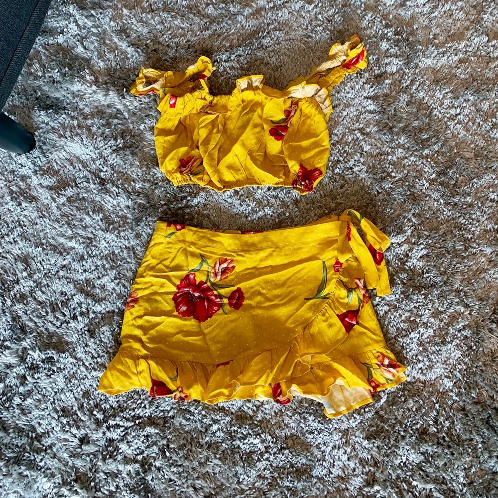 Yellow Ruffle two piece set - Picture 2 of 7